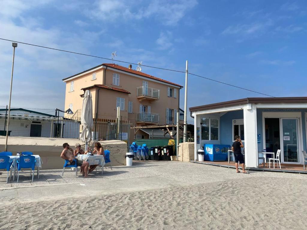 Residence Riviera Albenga Eksteriør bilde