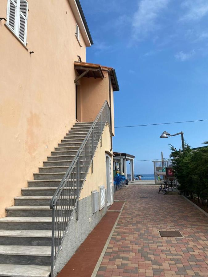 Residence Riviera Albenga Eksteriør bilde