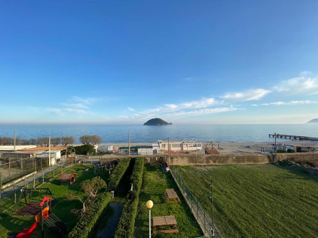 Residence Riviera Albenga Eksteriør bilde